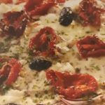 pizza mediterránea a la parrilla ingredientes